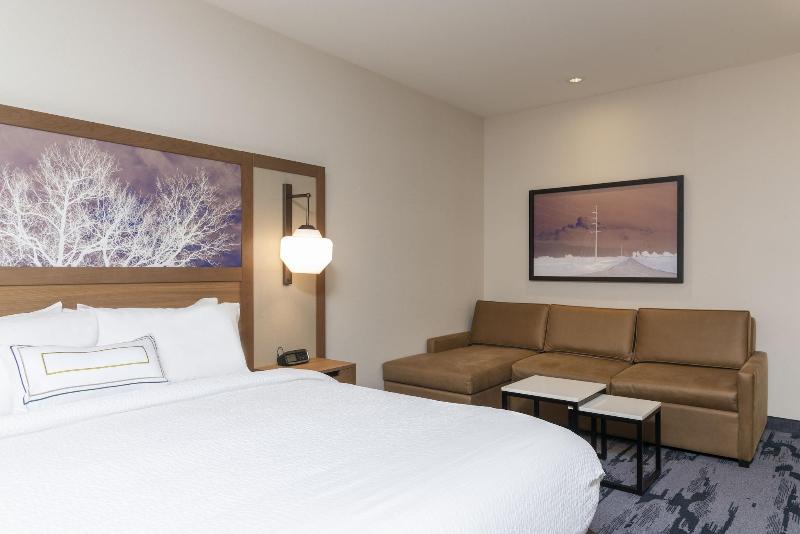 Fairfield Inn Suites Fair Oaks Farms image