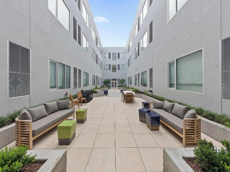 Element Hampton Peninsula Town Center image