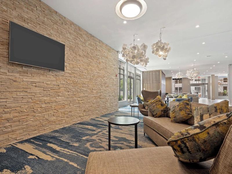 Element Hampton Peninsula Town Center image