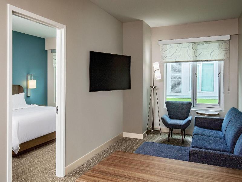 Element Hampton Peninsula Town Center image
