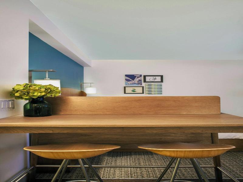 Element Hampton Peninsula Town Center image