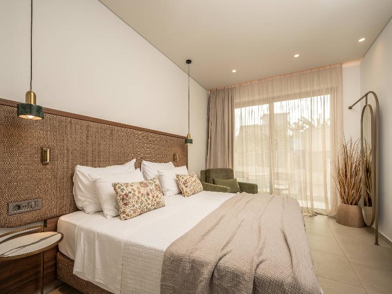 Karras Grande Resort image