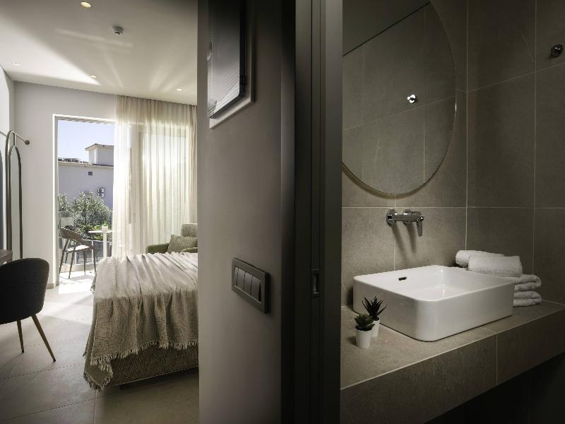 Karras Grande Resort image