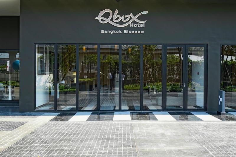 Q-Box Hotel Bangkok Blossom