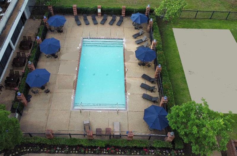 Whispering Woods Hotel And Conference Center image