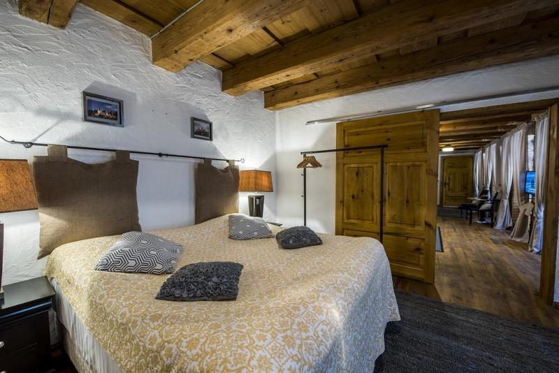 Casa Veche 3