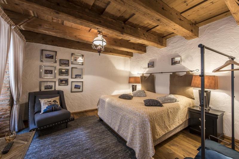 Casa Veche 4