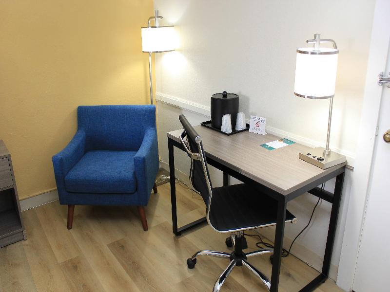 QUALITY INN Aurora image