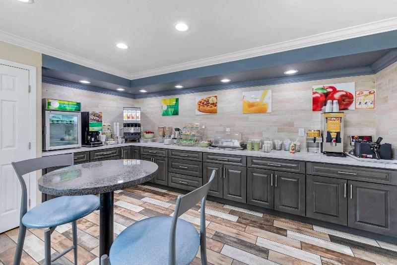 Quality Inn Kettleman City Near Hwy 41 image