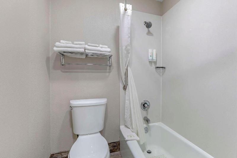 Quality Inn Kettleman City Near Hwy 41 image
