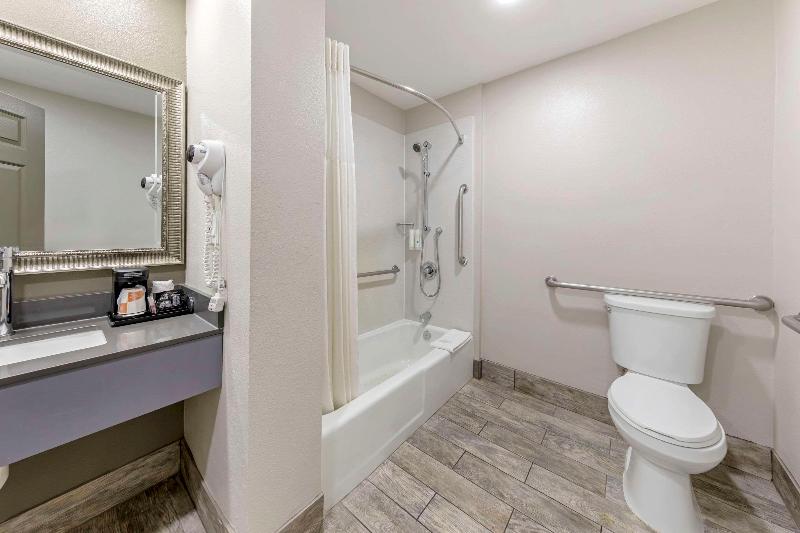 Quality Inn Kettleman City Near Hwy 41 image