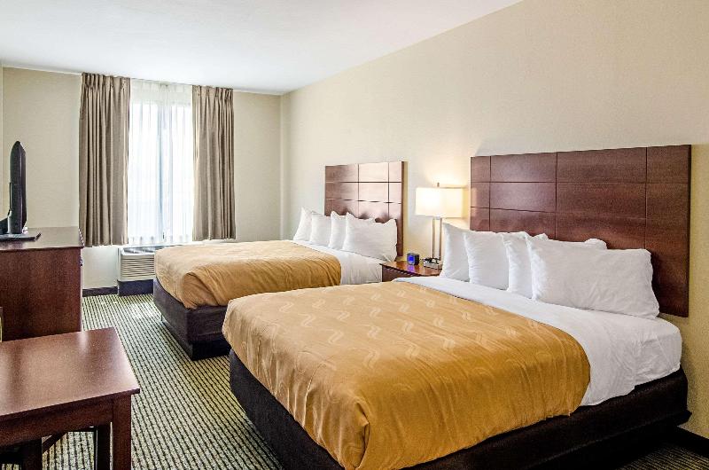 Quality Inn & Suites Near Tanger Outlet Mall image