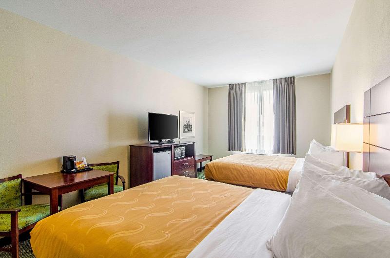 Quality Inn & Suites Near Tanger Outlet Mall image
