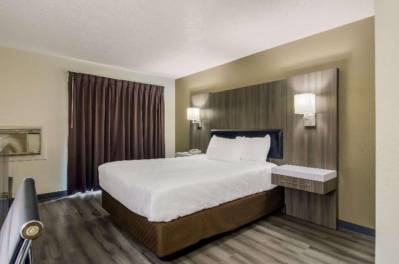Rodeway Inn Enumclaw Mount RainierCrystal Mountain image