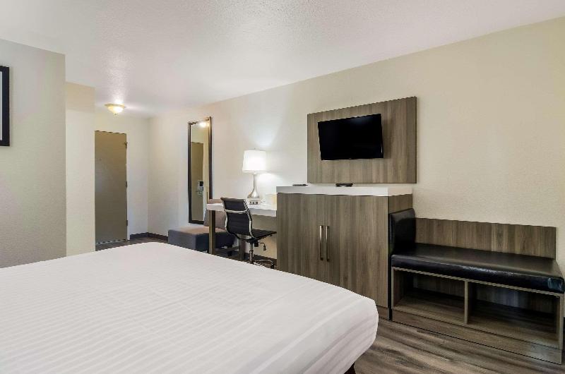 Rodeway Inn Enumclaw Mount RainierCrystal Mountain image