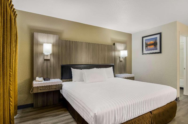 Rodeway Inn Enumclaw Mount RainierCrystal Mountain image