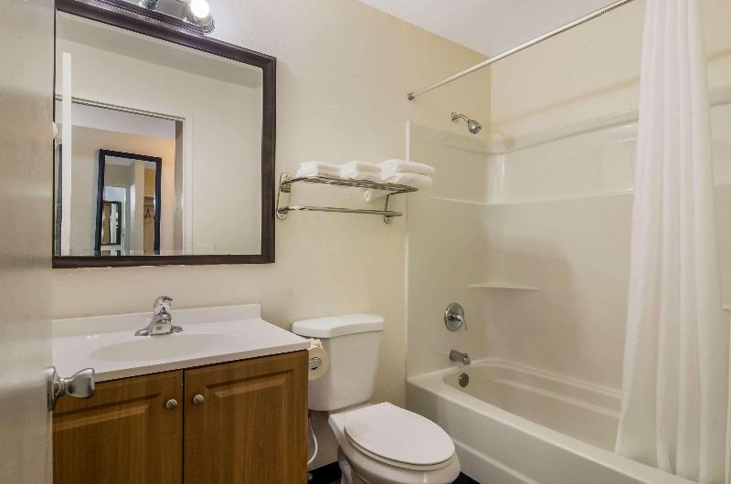 Rodeway Inn Enumclaw Mount RainierCrystal Mountain image