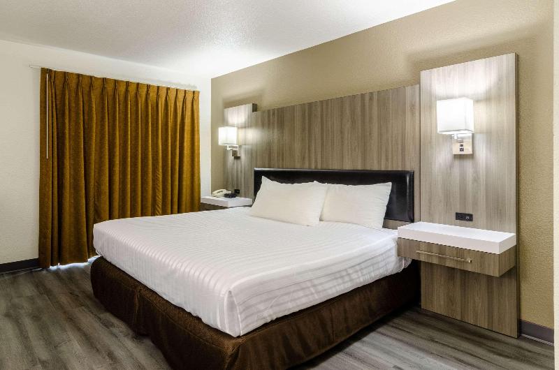 Rodeway Inn Enumclaw Mount RainierCrystal Mountain image
