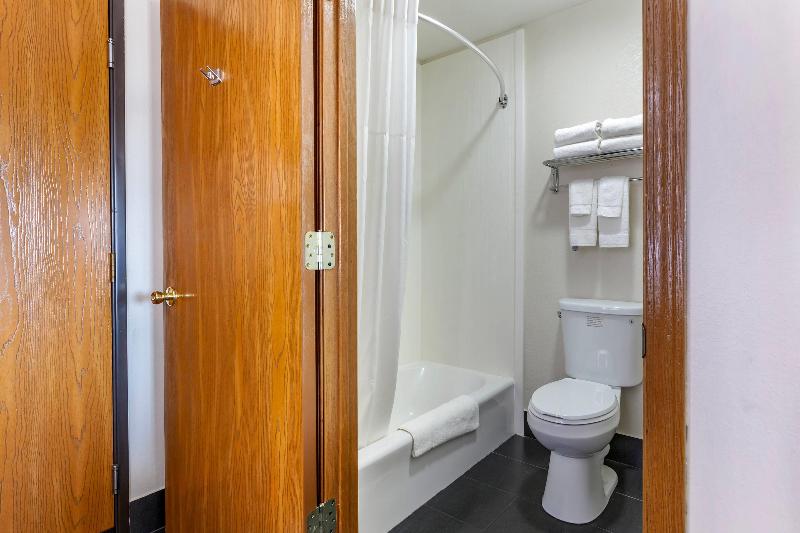 Quality Inn New London image