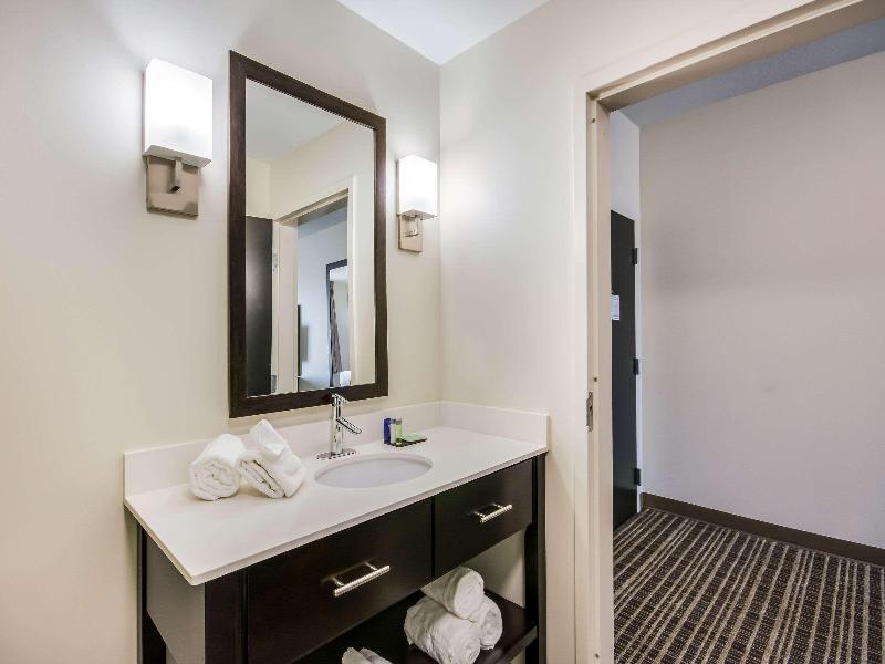 Sleep Inn & Suites Yukon Oklahoma City image