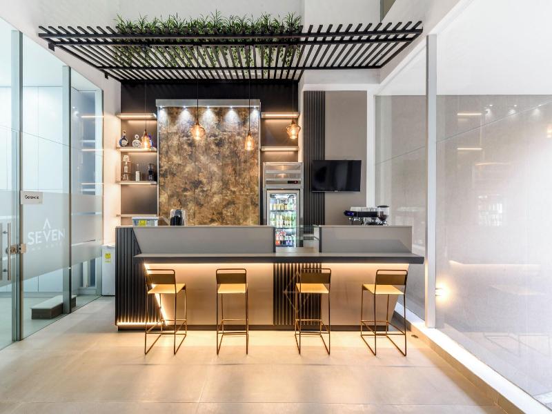 Seven Inn image