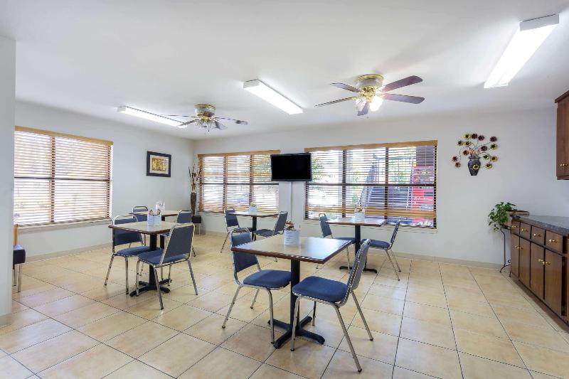 Brentwood Inn & Suites