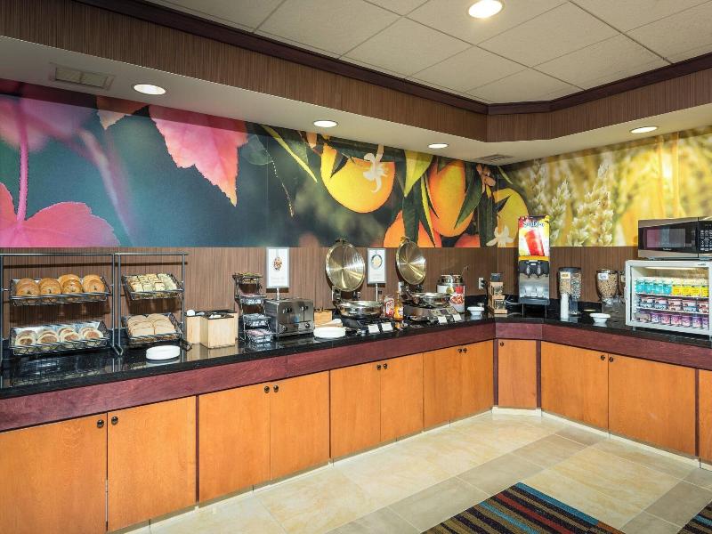 Fairfield Inn Suites Augusta Me — photo 8