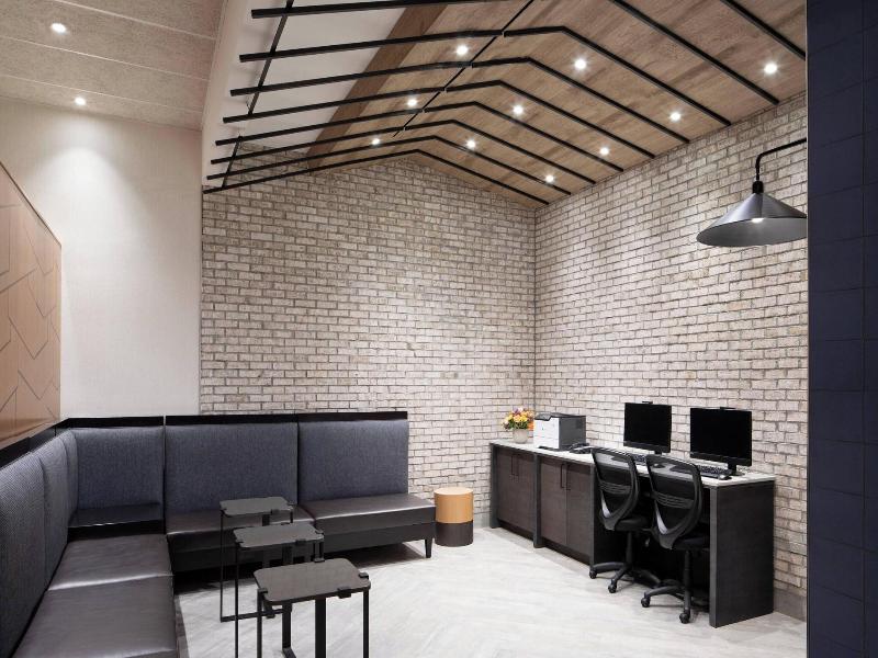 SpringHill Suites by Marriott New York Manhattan/T image