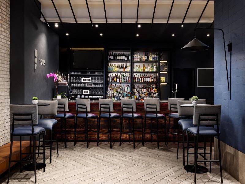 SpringHill Suites by Marriott New York Manhattan/T image