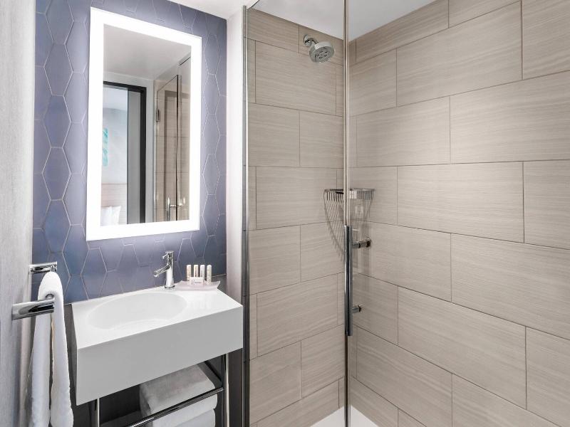 SpringHill Suites by Marriott New York Manhattan/T image