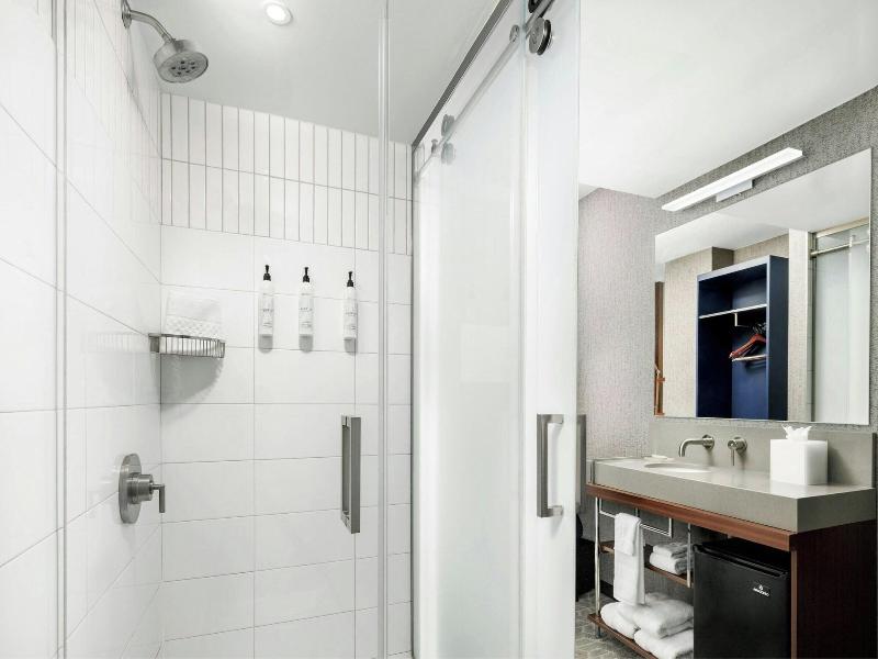 SpringHill Suites by Marriott New York Manhattan/T image