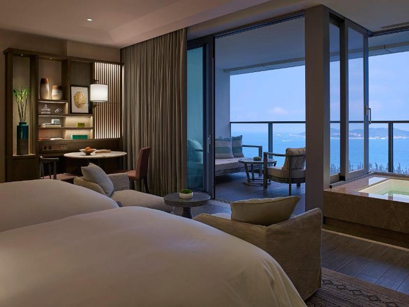 TWIN GRAND WITH VIEWS