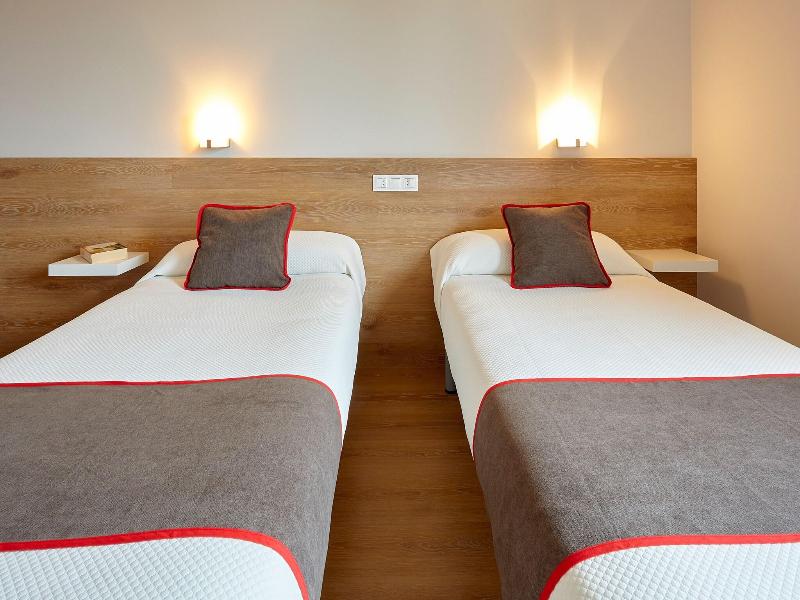 Hostal Nobadis image