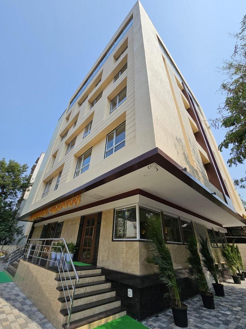 Hotel Golden Nest image