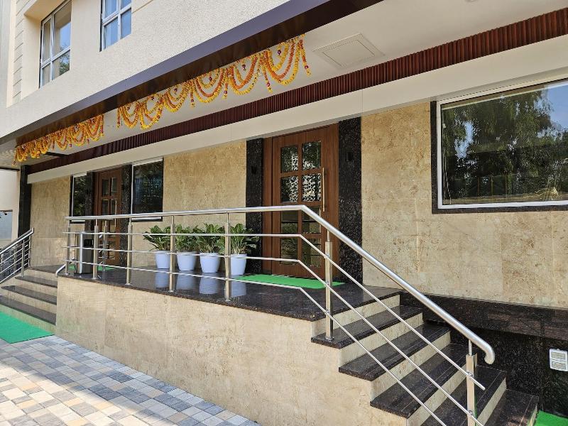 Hotel Golden Nest image
