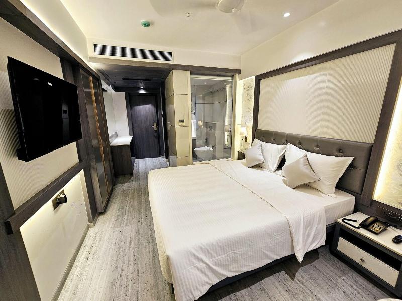 Hotel Golden Nest image