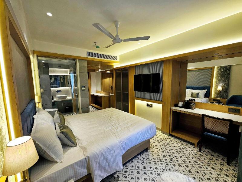 Hotel Golden Nest image