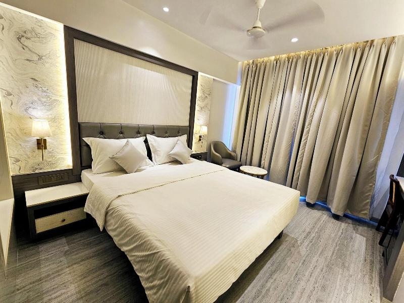 Hotel Golden Nest image