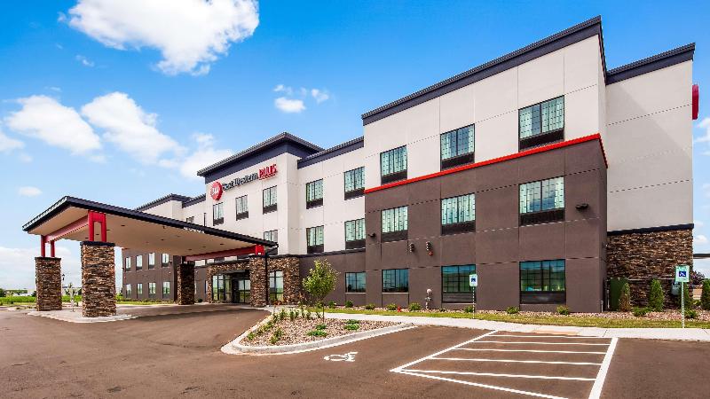 Best Western Plus New Richmond Inn & Suites image