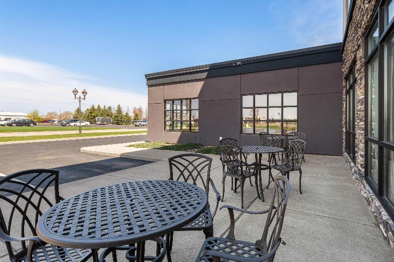Best Western Plus New Richmond Inn & Suites image