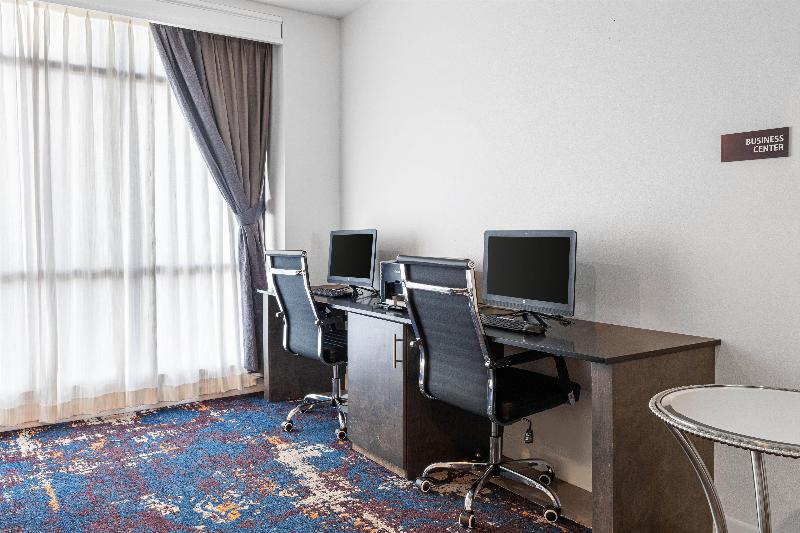 Best Western Plus New Richmond Inn & Suites image