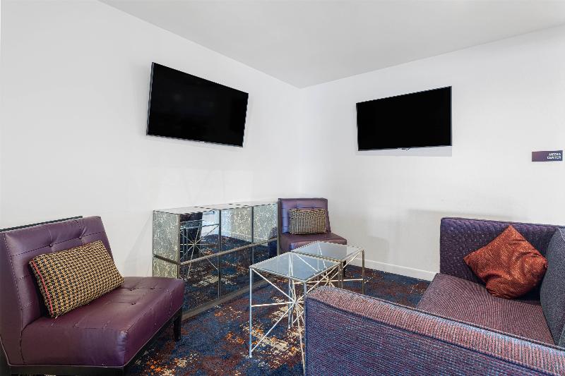 Best Western Plus New Richmond Inn & Suites image
