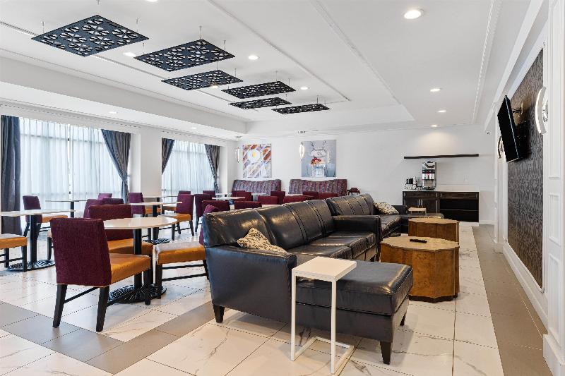 Best Western Plus New Richmond Inn & Suites image