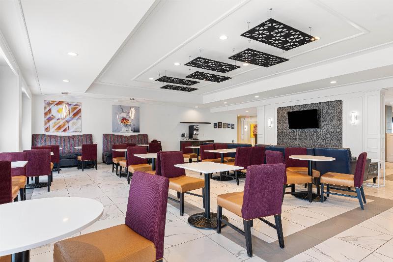 Best Western Plus New Richmond Inn & Suites image