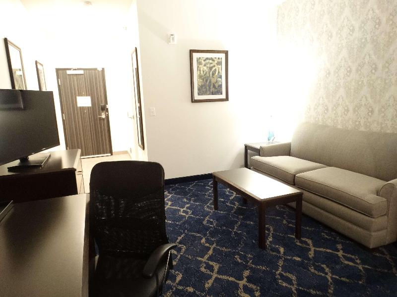 Best Western Plus New Richmond Inn & Suites image