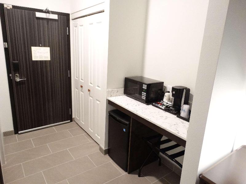 Best Western Plus New Richmond Inn & Suites image