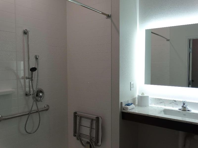 Best Western Plus New Richmond Inn & Suites image