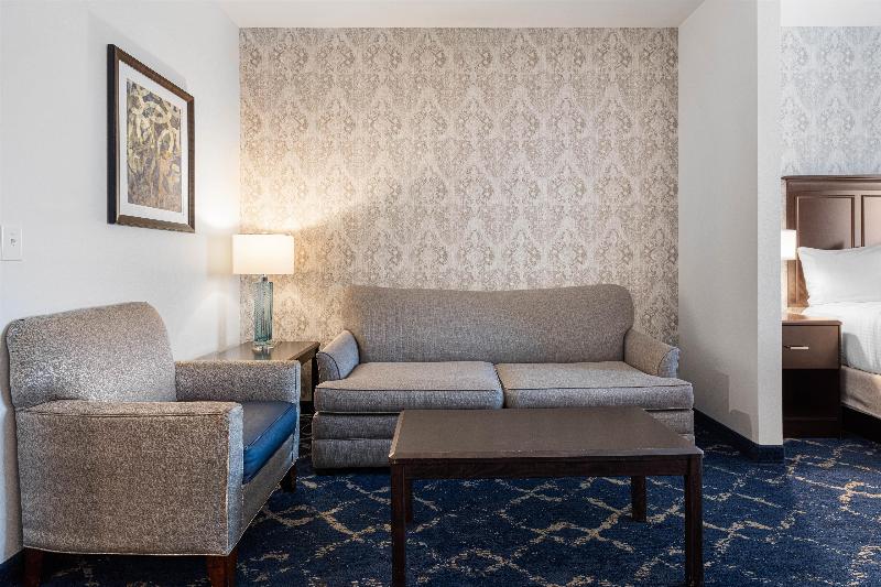Best Western Plus New Richmond Inn & Suites image