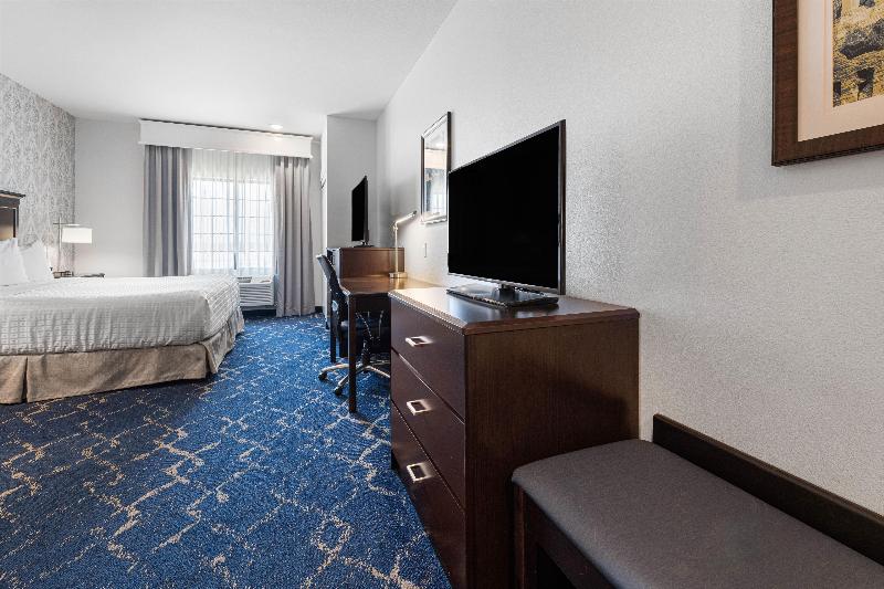 Best Western Plus New Richmond Inn & Suites image