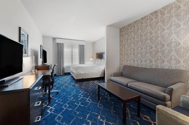 Best Western Plus New Richmond Inn & Suites image